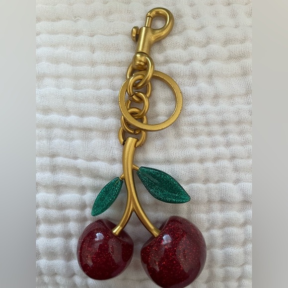 Cherry Keychain(Damaged) - Picture 1 of 2
